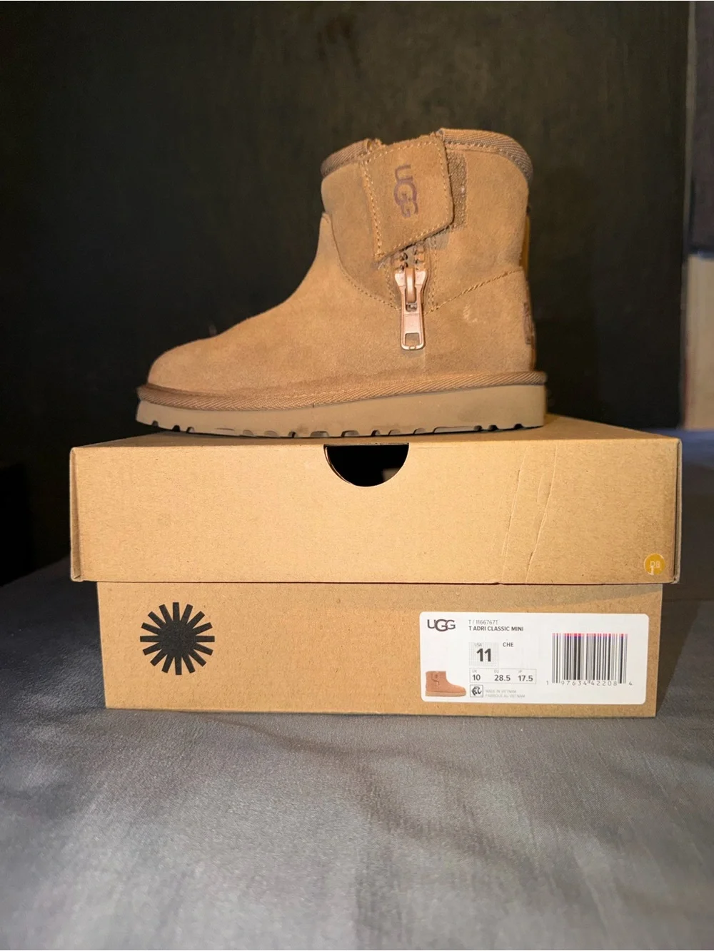 UGG Kids Chestnut/Tan Suede Zip Ankle Boots